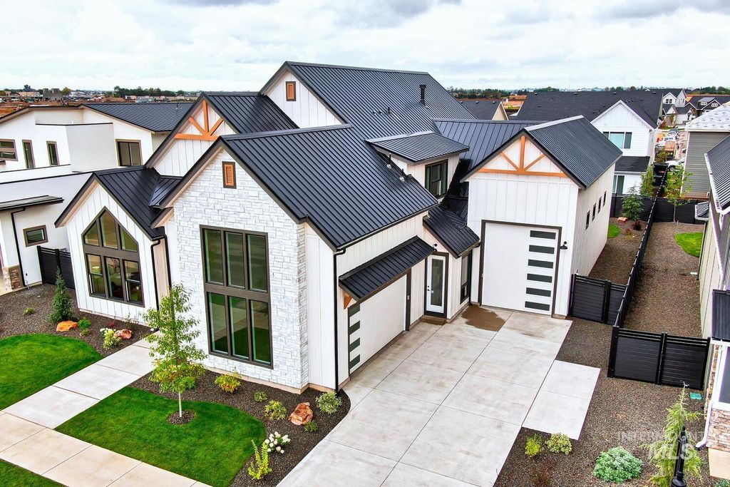 Photo of 7645 W Lookout View St, Meridian, ID 83646 (MLS # 98972320)