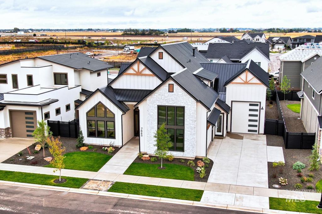 Photo of 7645 W Lookout View St, Meridian, ID 83646 (MLS # 98972320)