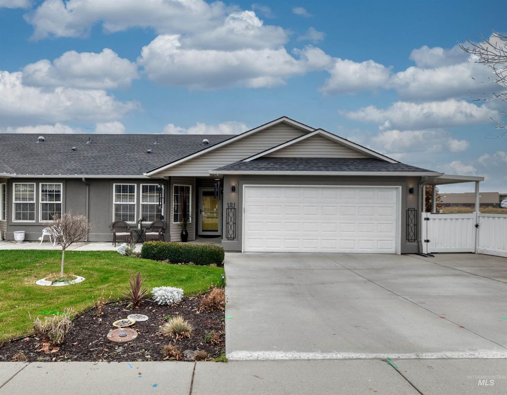Photo of 101 E Carmel Dr, Meridian, ID 83646 (MLS # 98968080)
