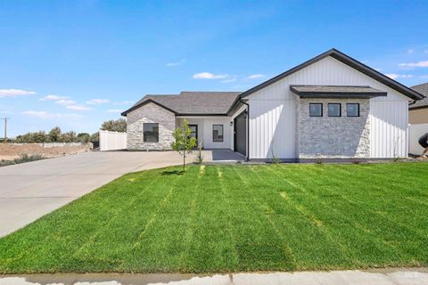 Photo of 941 Gregory Way, Twin Falls, ID 83301 (MLS # 98946874)