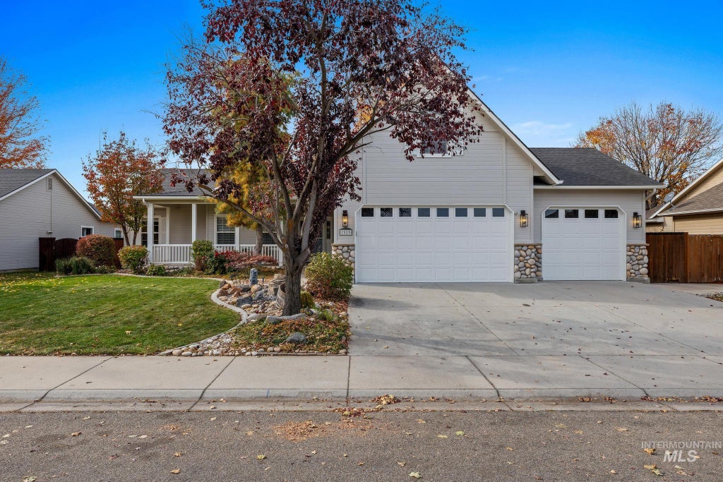Photo of 2885 N Rough Stone Way, Meridian, ID 83646 (MLS # 99005239)