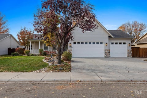 Photo of 2885 N Rough Stone Way, Meridian, ID 83646 (MLS # 99005239)