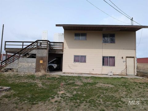 Photo of 4400 Jet Stream Dr, Mountain Home, ID 83647 (MLS # 98952756)