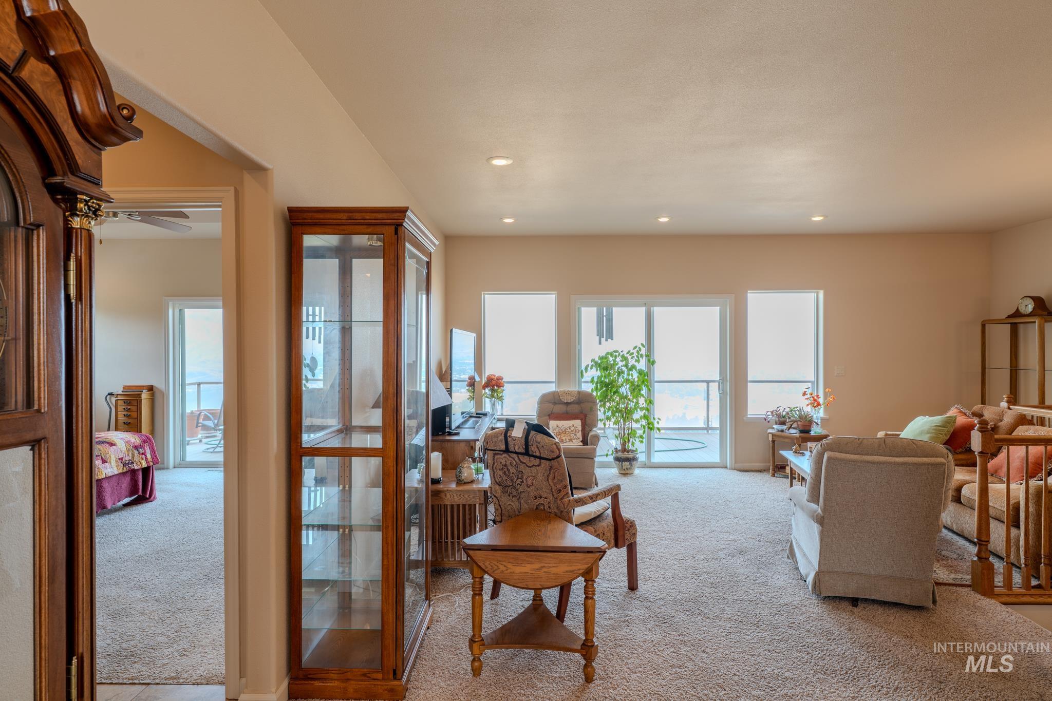 2460 Valleyview Drive