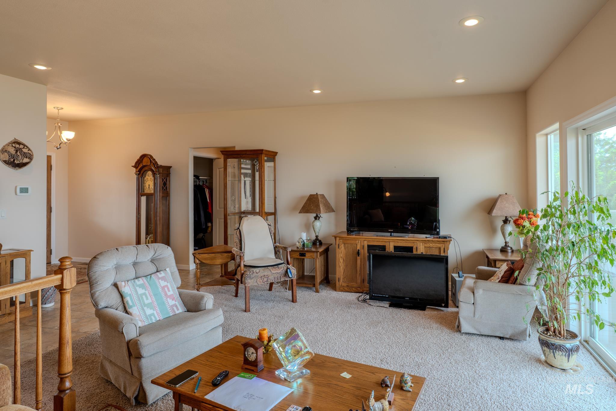 2460 Valleyview Drive