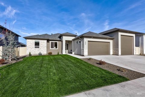 Photo of 902 W Loretta St, Meridian, ID 83646 (MLS # 98967404)