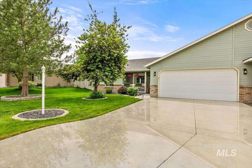 Photo of 3308 Airport Ave, Caldwell, ID 83605 (MLS # 98995273)