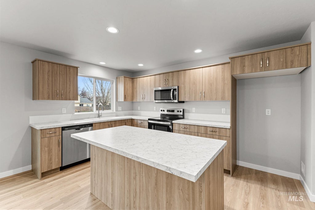Photo of 13319 Bank St, Caldwell, ID 83607 (MLS # 99002134)