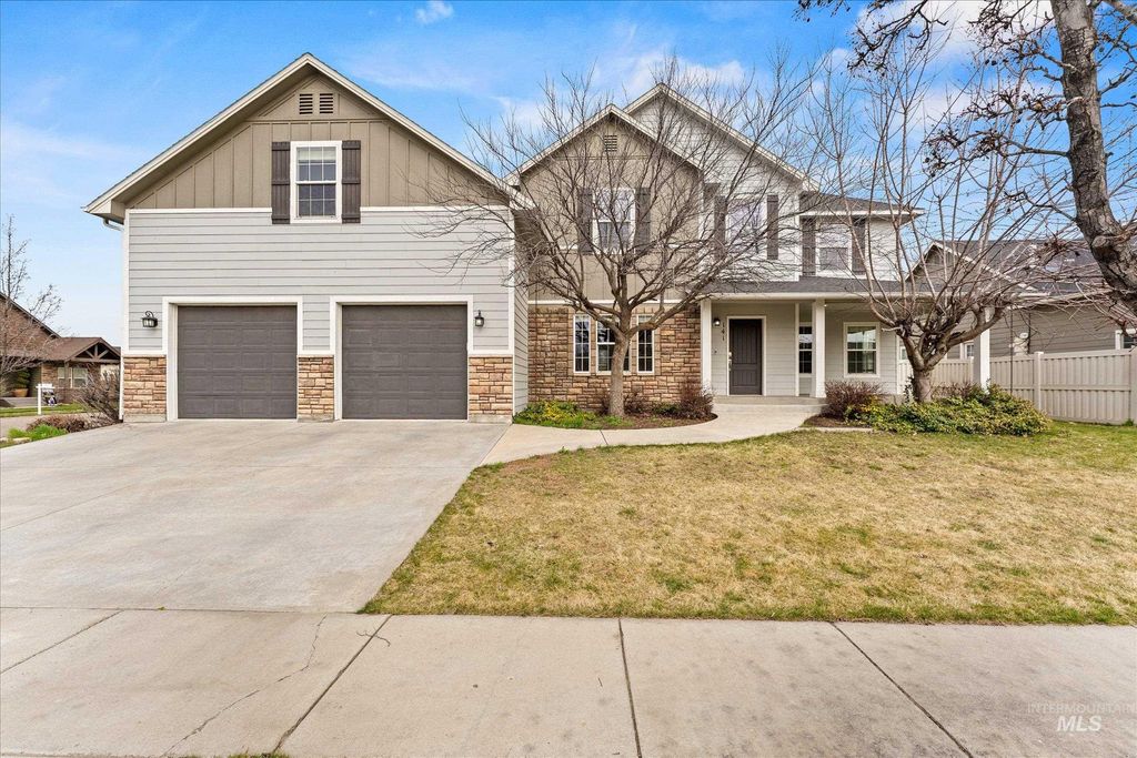 Photo of 141 Beech St, Fruitland, ID 83619 (MLS # 98977768)