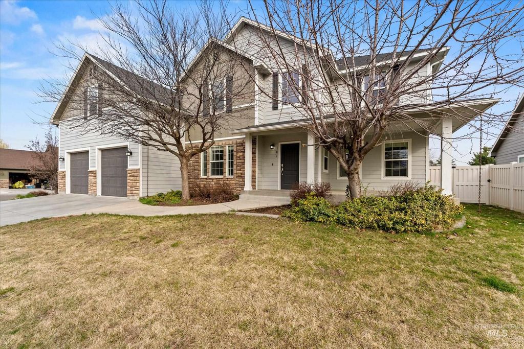 Photo of 141 Beech St, Fruitland, ID 83619 (MLS # 98977768)