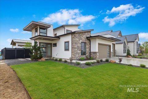 Photo of 7633 W Lookout View Street, Meridian, ID 83646 (MLS # 98963838)