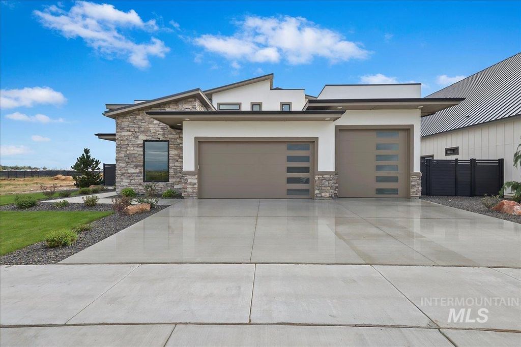 Photo of 7633 W Lookout View St, Meridian, ID 83646 (MLS # 98963838)
