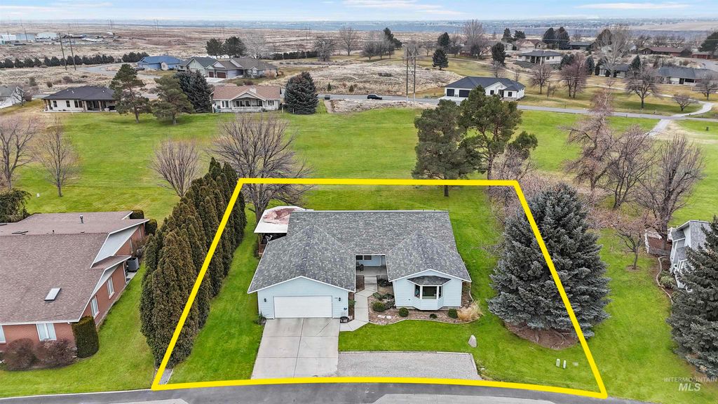 Photo of 138 Seminole Cir, Jerome, ID 83338 (MLS # 98971953)