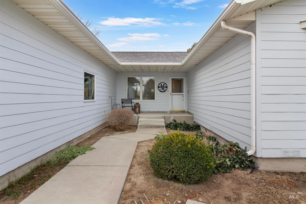 Photo of 138 Seminole Cir, Jerome, ID 83338 (MLS # 98971953)