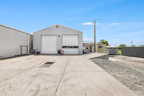 Photo of 528 Washington St, Twin Falls, ID 83301 (MLS # 98967337)