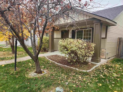 Photo of 9962 W Rustica St, Boise, ID 83709 (MLS # 98966691)
