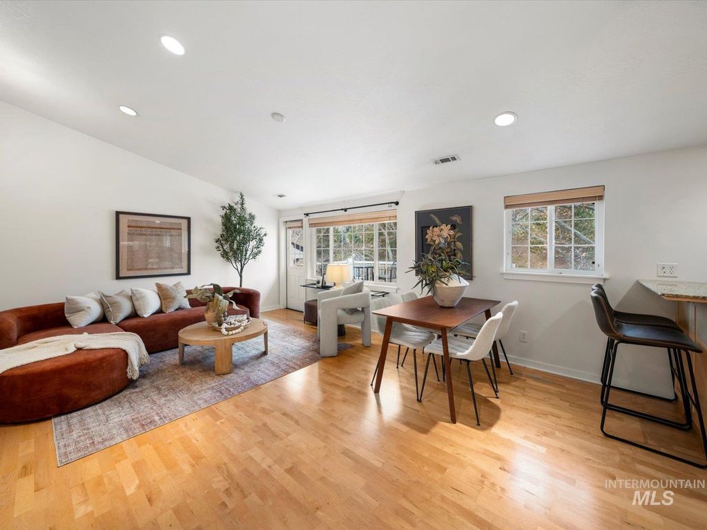 Photo of 213 Village Lane, Boise, ID 83702 (MLS # 98968971)