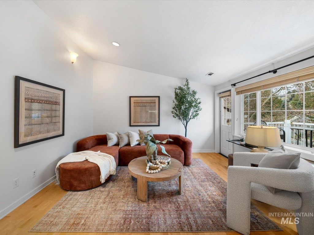 Photo of 213 Village Lane, Boise, ID 83702 (MLS # 98968971)