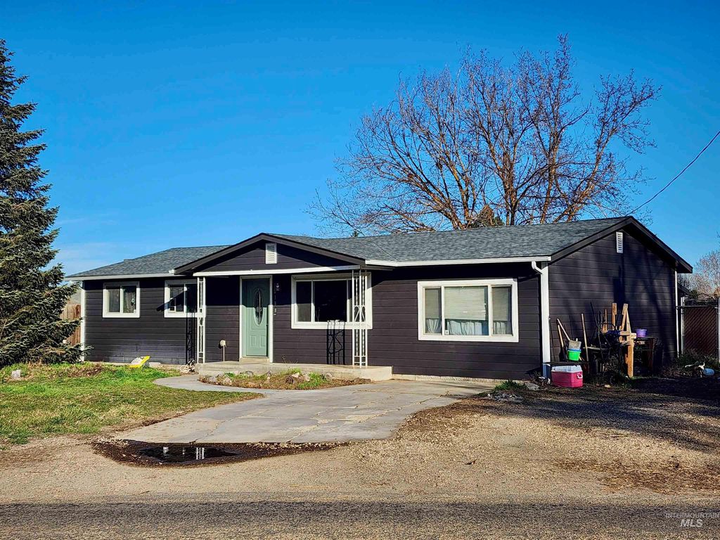 Photo of 8188 N Pennsylvania Ave, Fruitland, ID 83619 (MLS # 98978909)