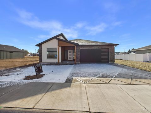 Photo of 1215 Bronze, Rupert, ID 83336 (MLS # 98968323)