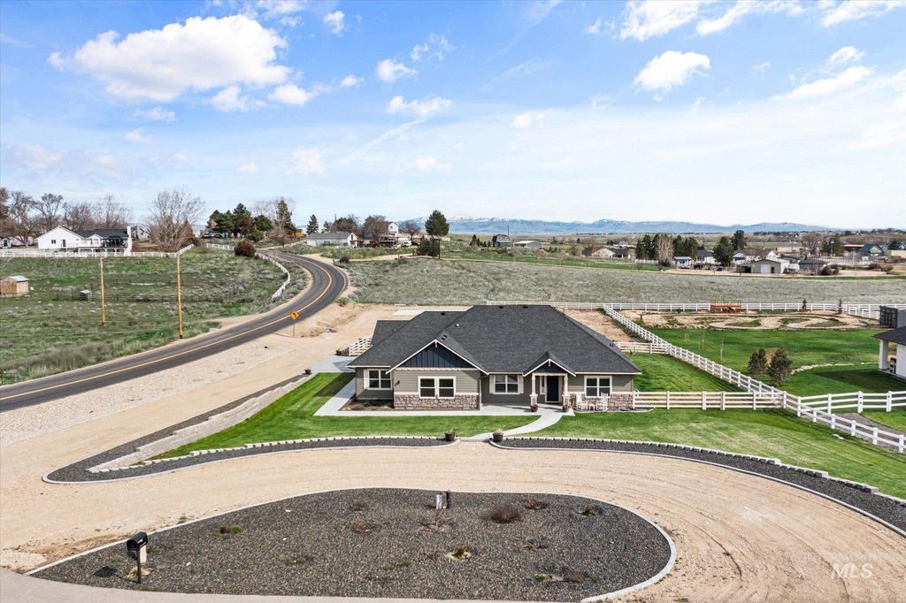 Photo of 26138 Libby Lane, Middleton, ID 83644 (MLS # 98977513)