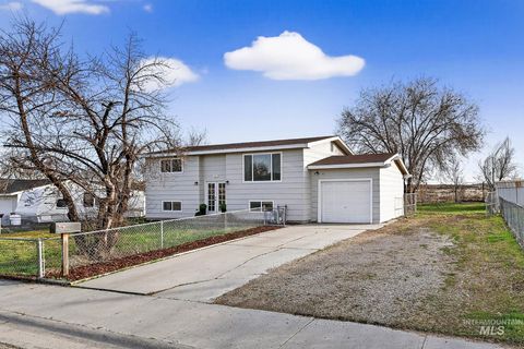 Photo of 10001 W Fox Brush Dr, Boise, ID 83709 (MLS # 98976893)