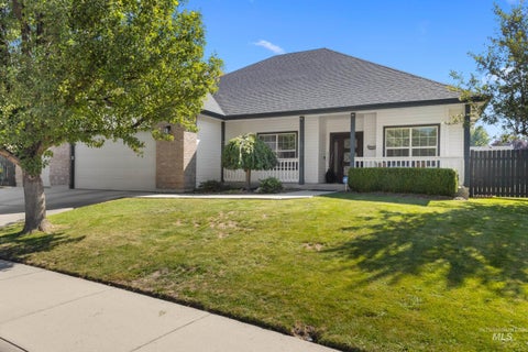 Photo of 2548 N Monaco Way, Meridian, ID 83642 (MLS # 98999403)