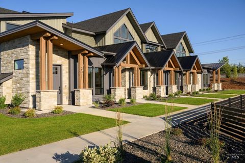 Photo of 2158 W Freya Court, Eagle, ID 83616 (MLS # 98965964)