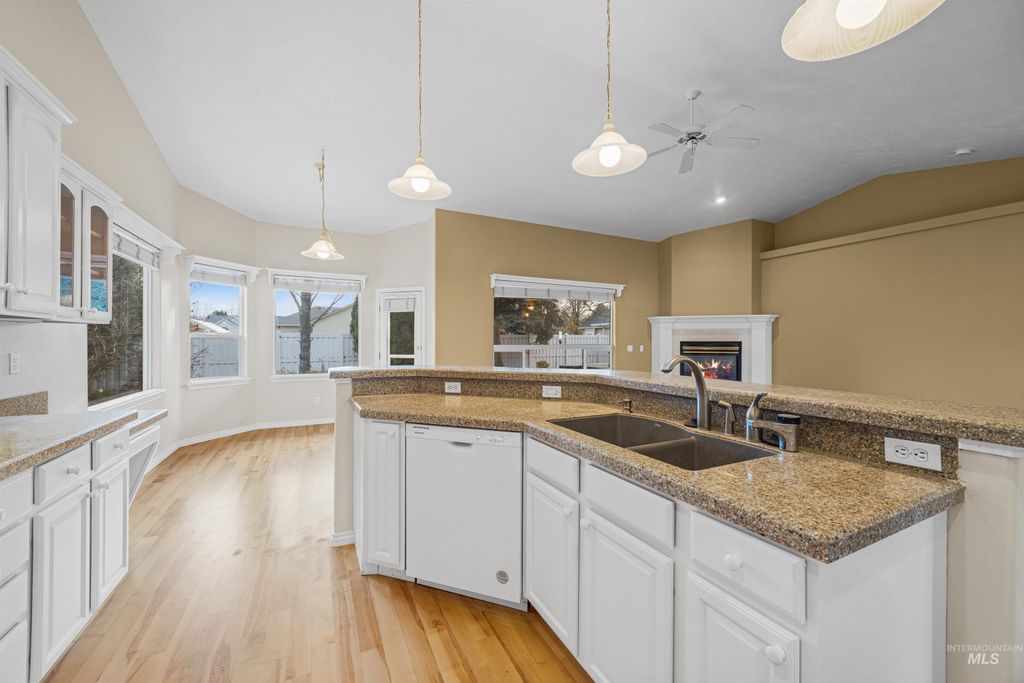 Photo of 2680 S Loftus Way, Meridian, ID 83642 (MLS # 98968975)