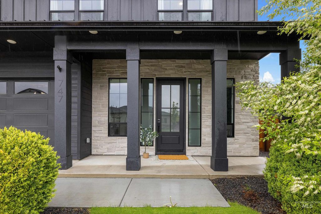 Photo of 747 S Short Lane, Eagle, ID 83616 (MLS # 98983350)