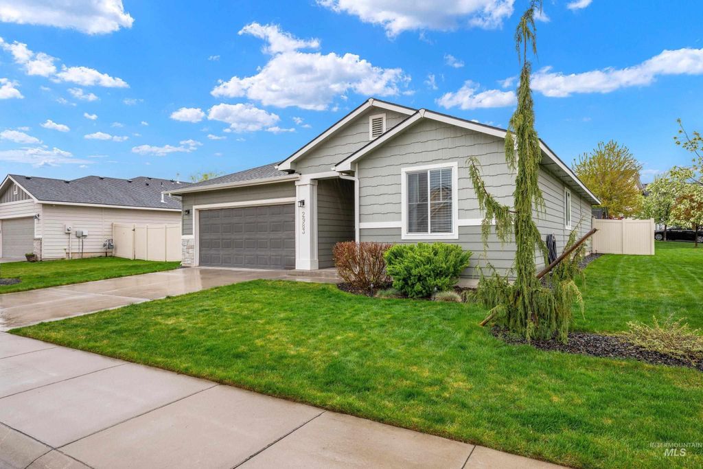 Photo of 2983 W Mcintosh St, Kuna, ID 83634 (MLS # 98982366)