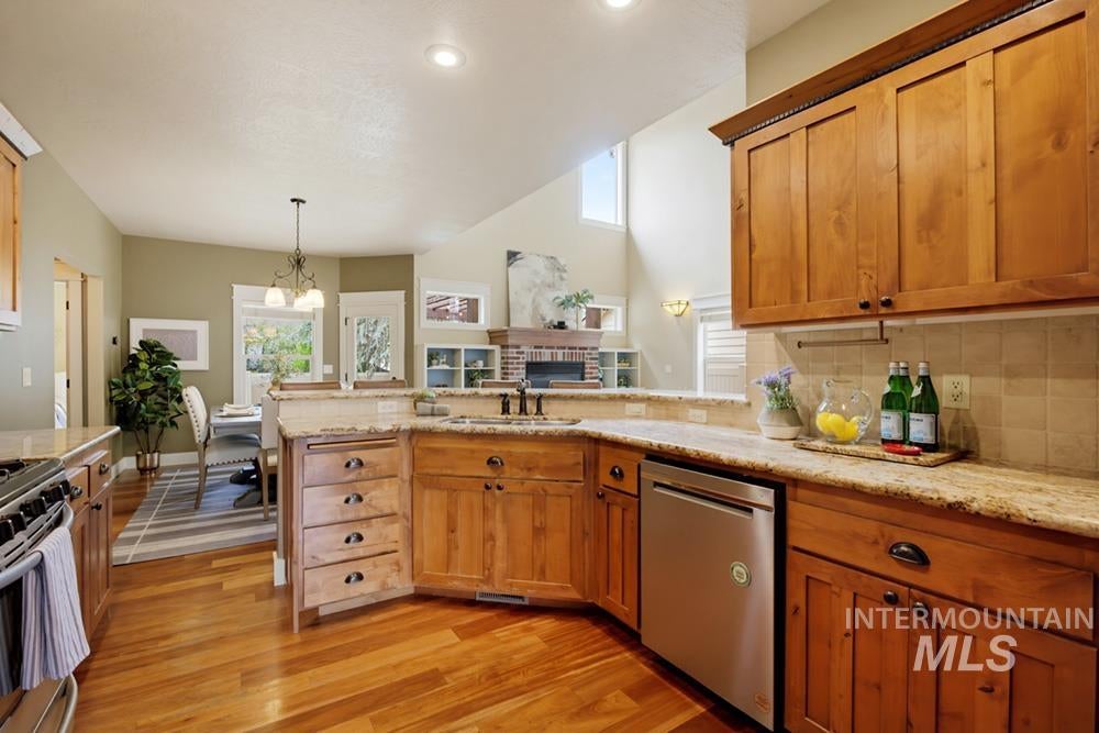 1315 W Cobblefield St