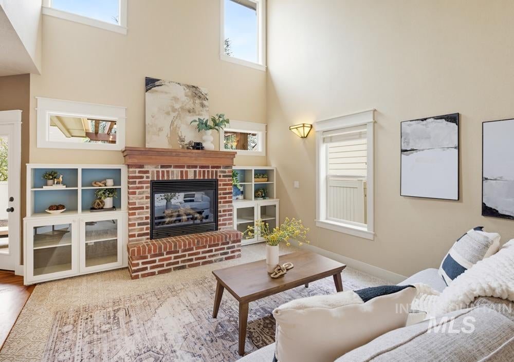 1315 W Cobblefield St