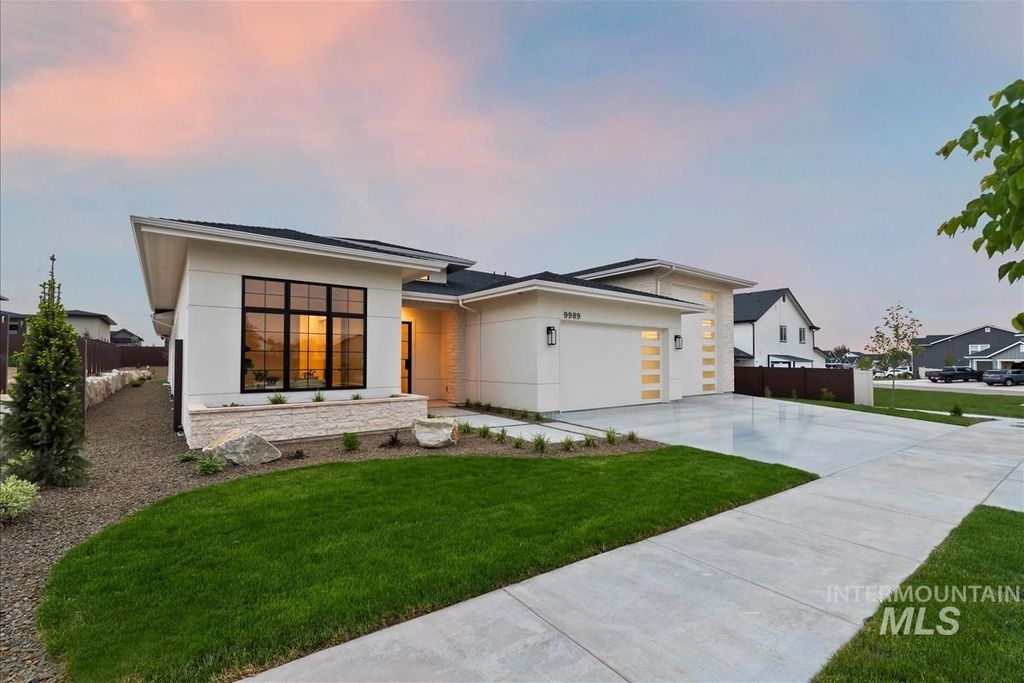 Photo of 9989 W Bouvardia St, Star, ID 83669 (MLS # 98972864)