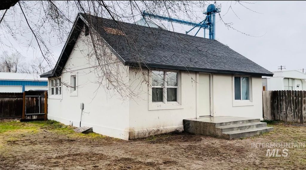 Photo of 203 E Idaho Street, Paul, ID 83347 (MLS # 98970159)