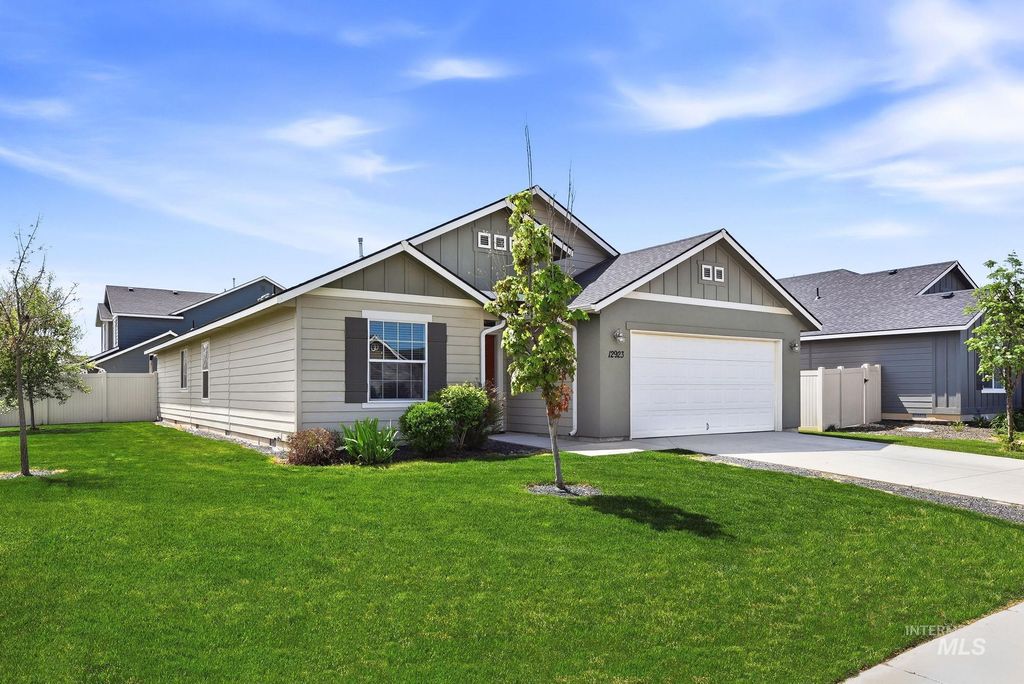Photo of 12923 Bullfinch Ct, Nampa, ID 83651 (MLS # 98983953)