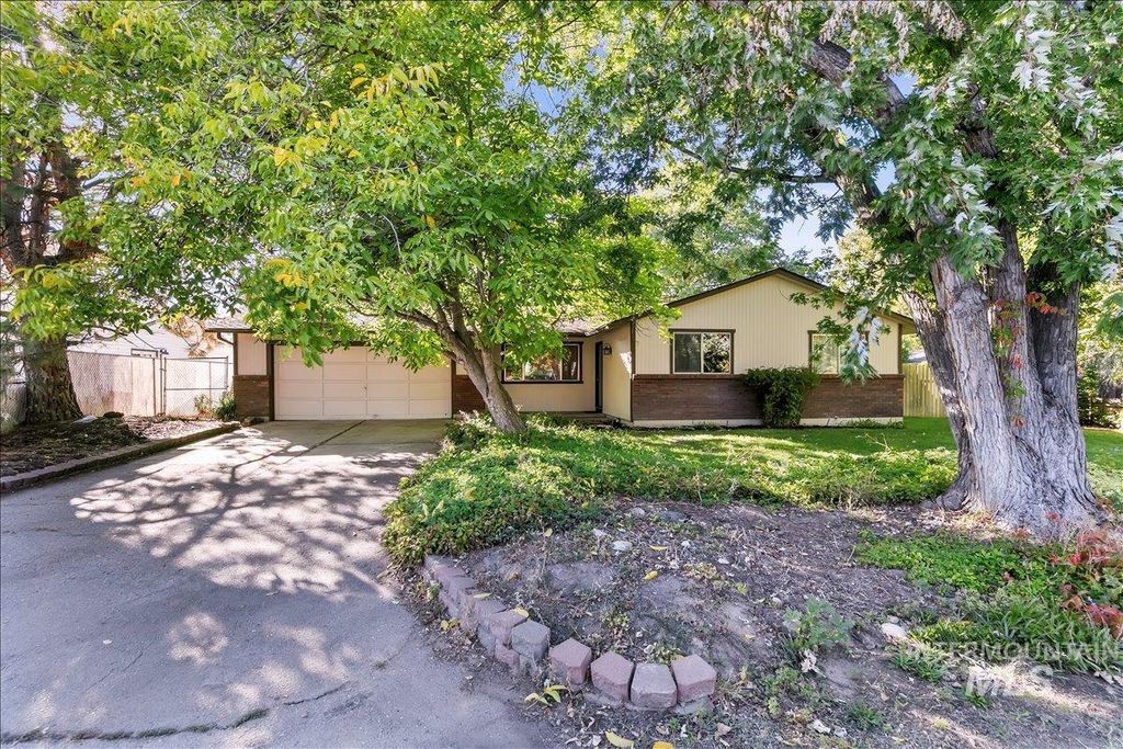 Photo of 2875 S Harmony Street, Boise, ID 83706 (MLS # 98964183)
