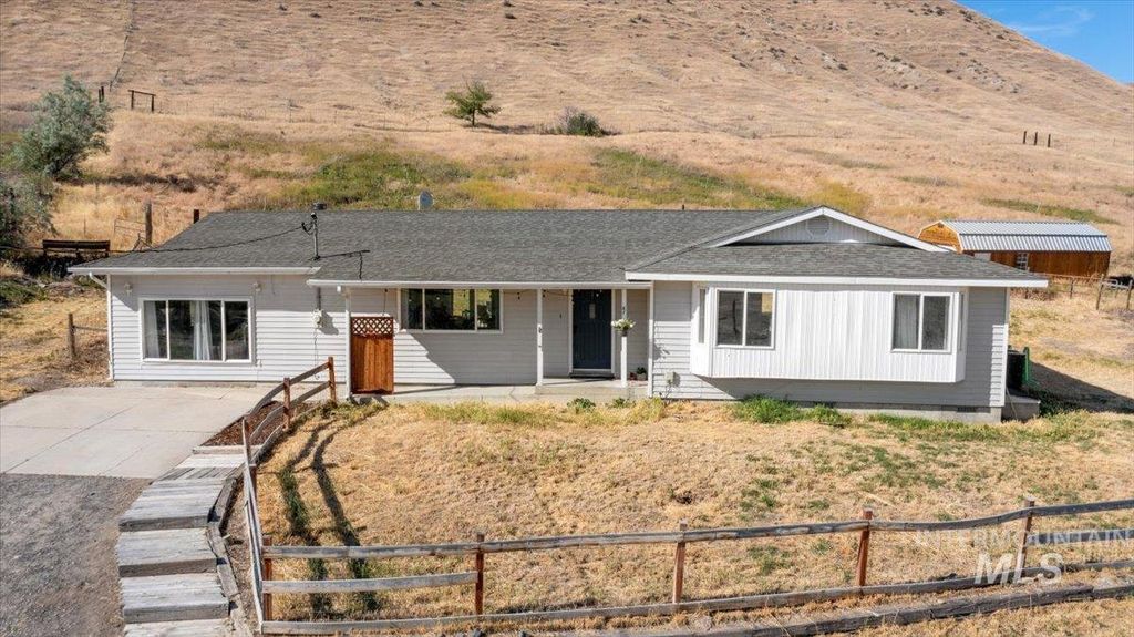 Photo of 1492 Weiser River Road, Weiser, ID 83672 (MLS # 98925166)