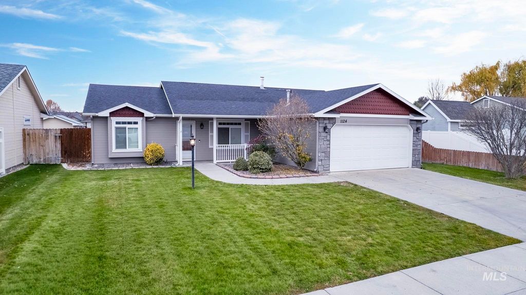 Photo of 1124 W Peregrine Dr, Nampa, ID 83651 (MLS # 98968112)