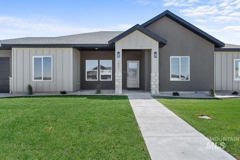 Photo of 1331 E 19th Ave #Lot 4 Block 9, Jerome, ID 83338 (MLS # 98981044)