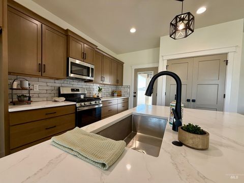 Photo of 1331 E 19th Ave #Lot 4 Block 9, Jerome, ID 83338 (MLS # 98981044)