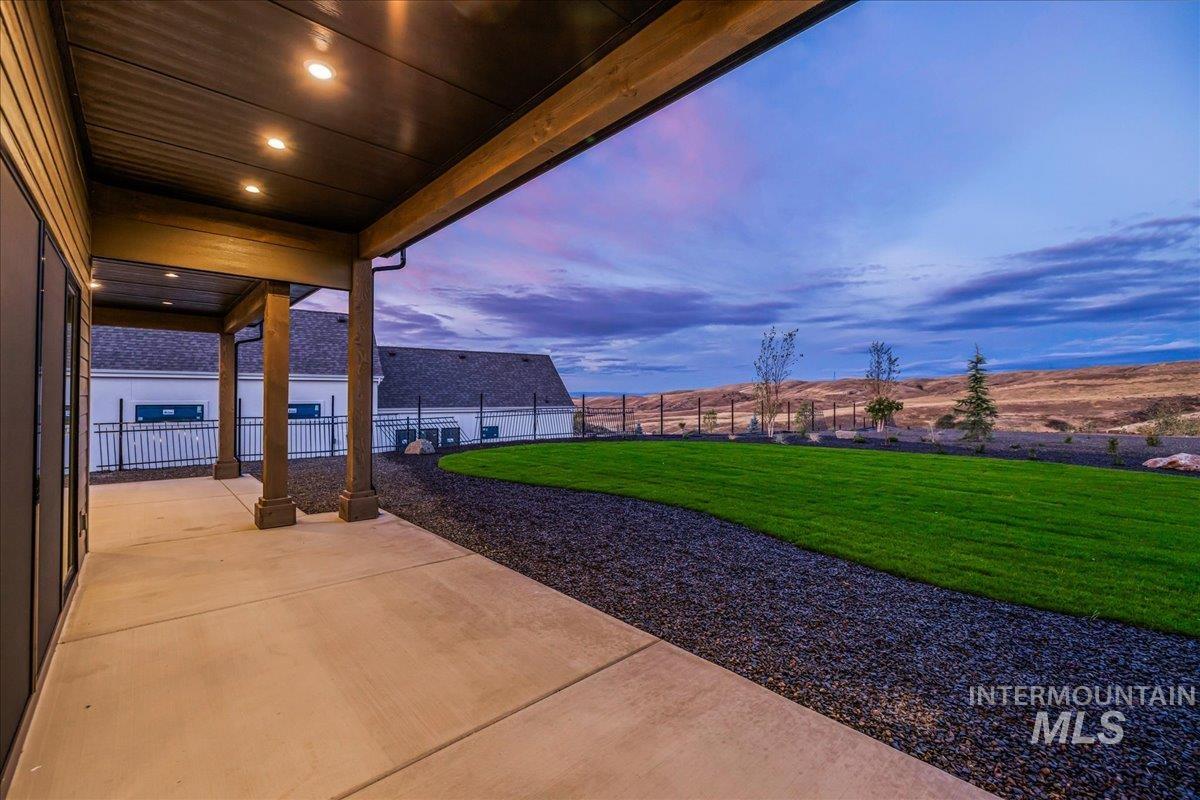 20373 N Swire Green Way