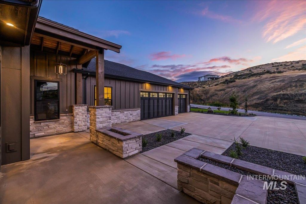 Photo of 20373 N Swire Green Way, Boise, ID 83714 (MLS # 98963529)