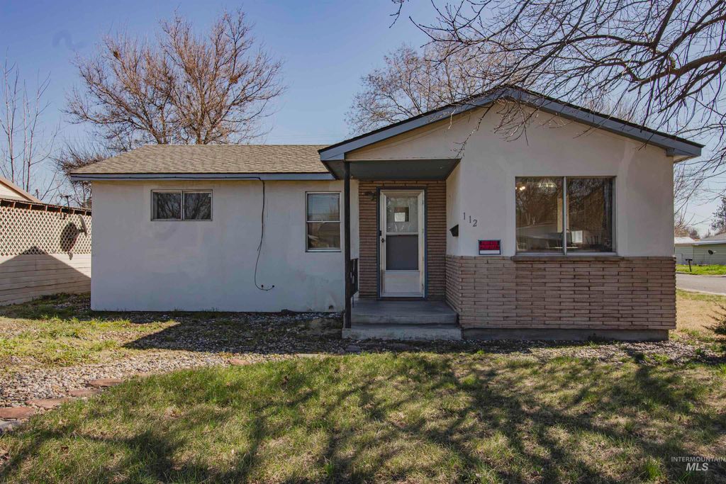 Photo of 112 NW 8th Street, Ontario, OR 97914 (MLS # 98978897)