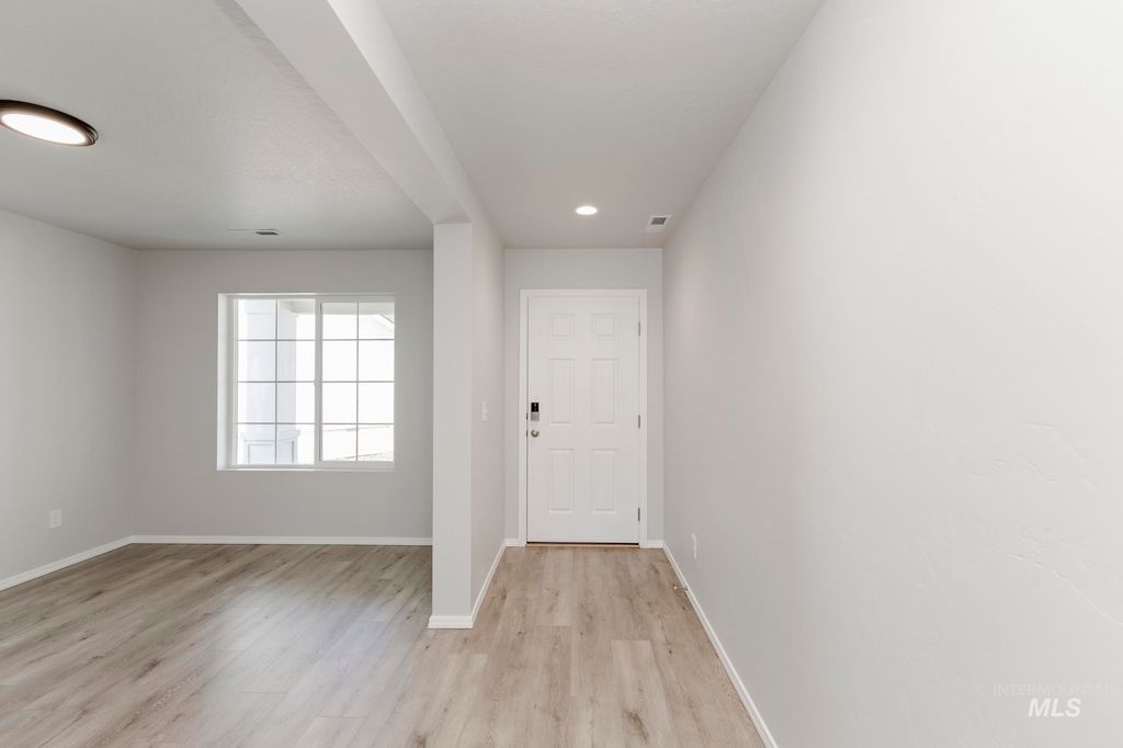 Photo of 3787 E Jamestown Dr, Nampa, ID 83686 (MLS # 98968575)