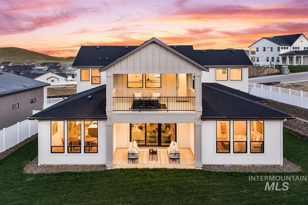 Photo of 13424 N Spring Creek Way, Boise, ID 83714 (MLS # 98980965)