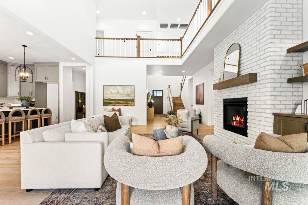 Photo of 13424 N Spring Creek Way, Boise, ID 83714 (MLS # 98980965)