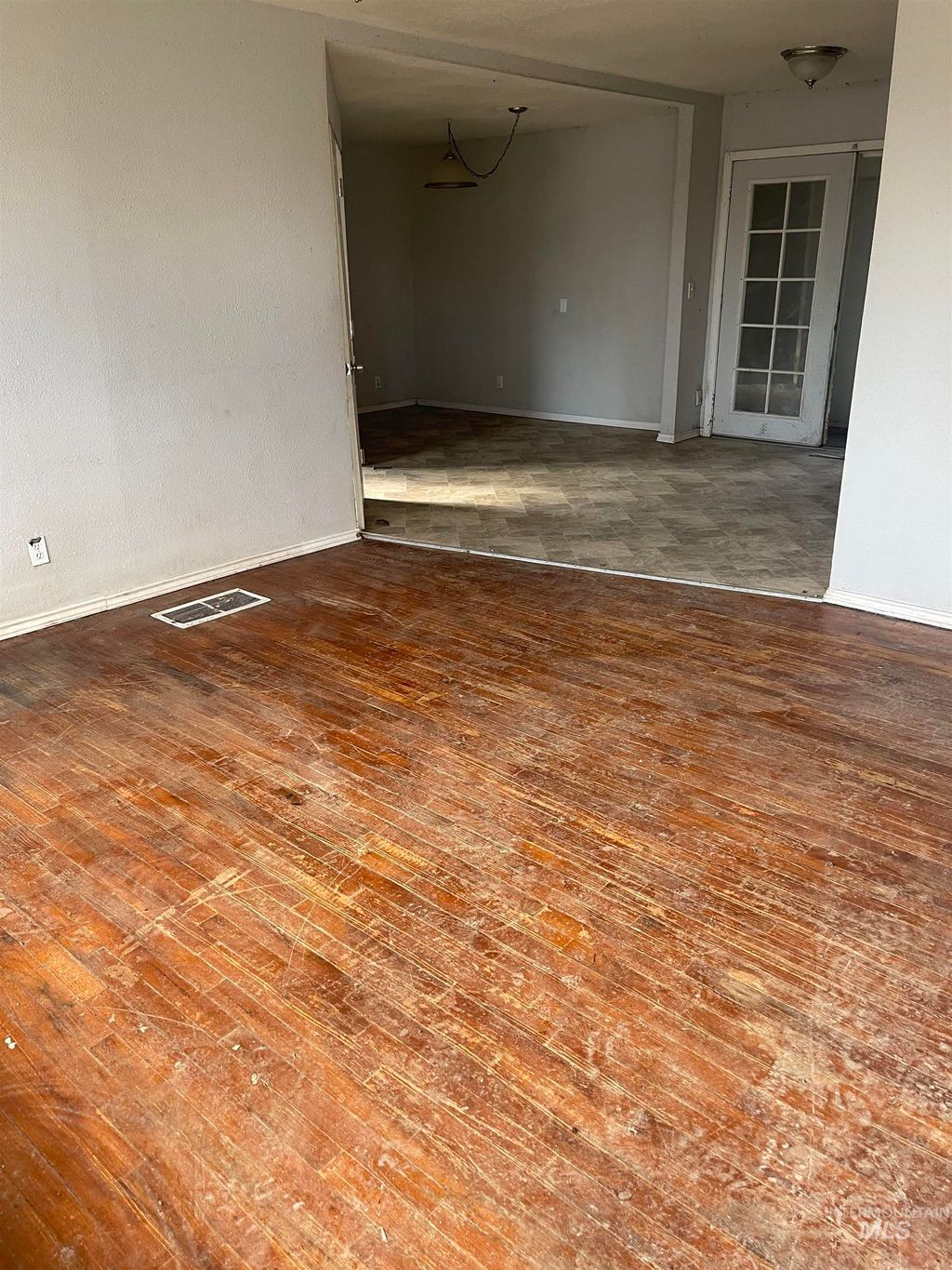 Photo of 670 S 13th E, Mountain Home, ID 83647 (MLS # 98975945)