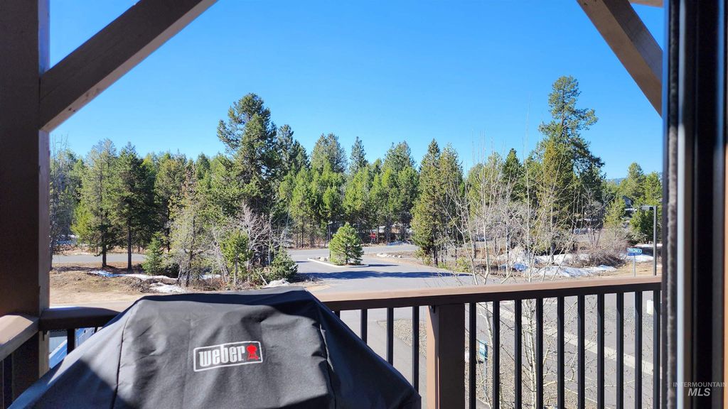 Photo of 118 Broken Pine Ln, McCall, ID 83638 (MLS # 98975768)