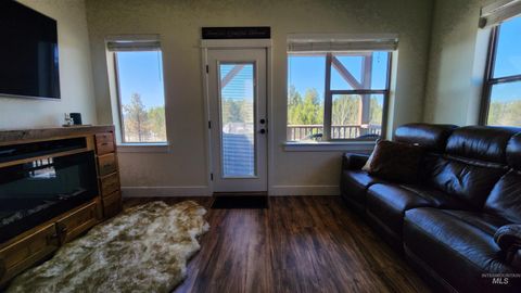 Photo of 118 Broken Pine Ln, McCall, ID 83638 (MLS # 98975768)